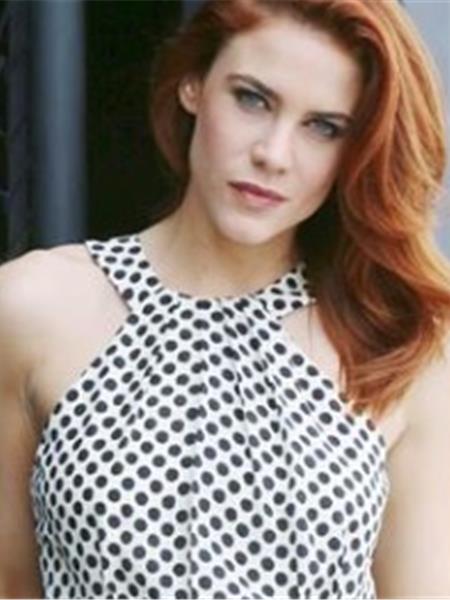 Courtney HOPE